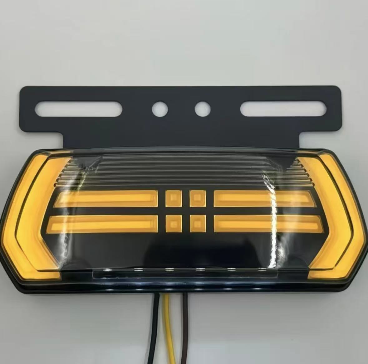 ФОНАРЬ ГАБАРИТНЫЙ LED 24V 04618 ЖЕЛТЫЙ, AT